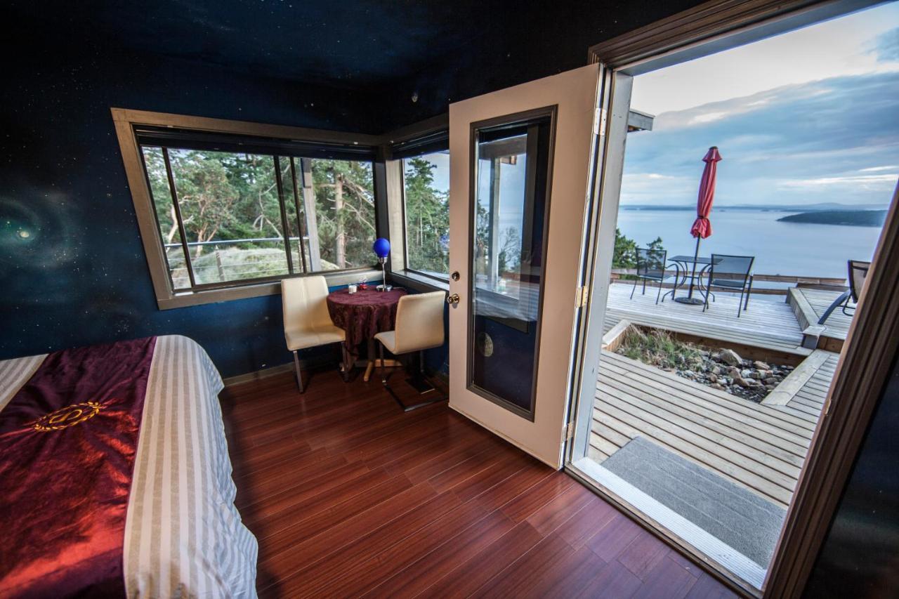 Shangri-La Oceanfront Vacation Home Bedwell Harbour Eksteriør bilde