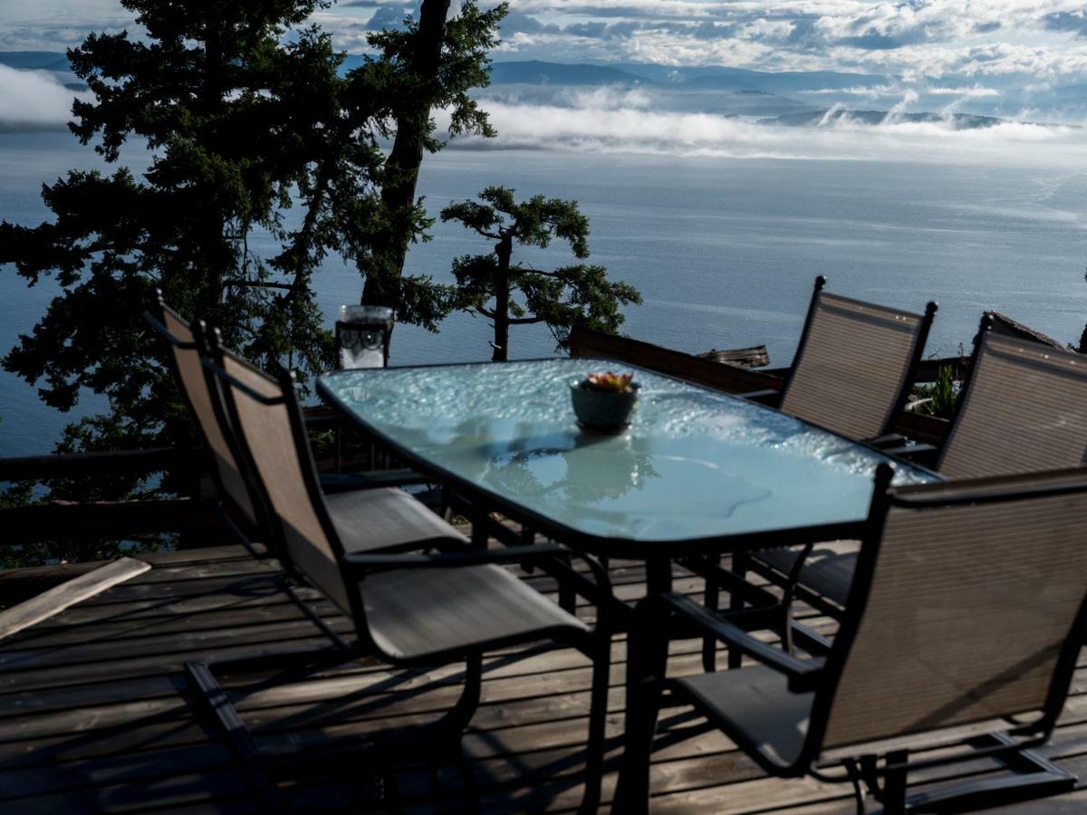 Shangri-La Oceanfront Vacation Home Bedwell Harbour Eksteriør bilde